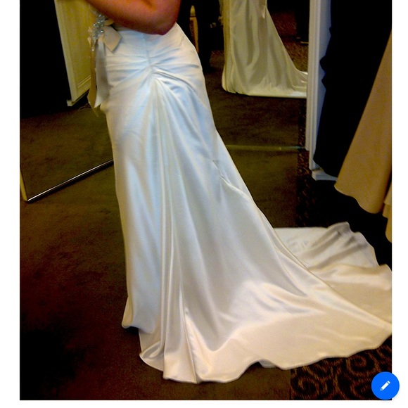 NEW A-LINE SILHOUETTE & SWEETHEART NECKLINE WEDDING DRESS - Picture 2 of 10